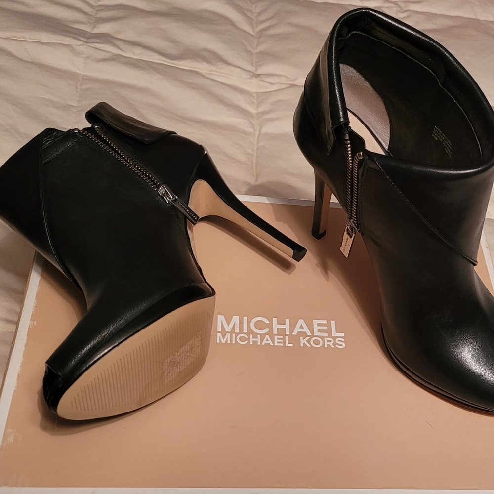 Michael Kors Peeptoe ankle boots